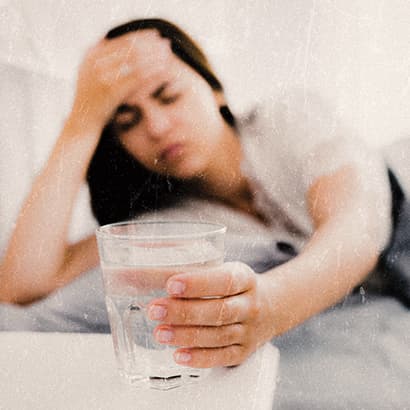 Apsinuodijimas alkoholiu: kokių klaidų reikėtų vengti, gydantis namuose?