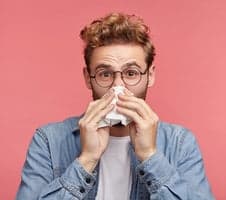 TOP 3 vaistininkės patarimai, kaip lengviau ištverti sezoninę alergiją