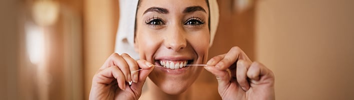 Dantų siūlas – ar jis tikrai reikalingas, o galbūt tai išmislas?